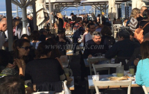 بالصور: تضامن واقبال كبير على شبكة مطاعم العجوز والبحر بمدينة يافا 